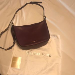 Authentic Michael Kors Crossbody leather Handbag